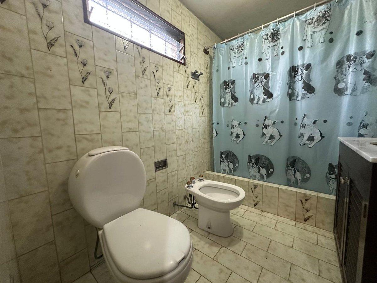 Foto de VENTA CASA 5 AMBIENTES /QUINCHO EN VILLA TESEI, imagen 5