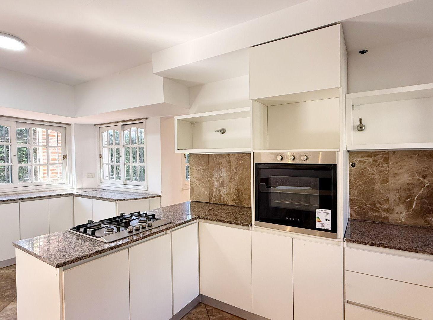 Foto de VENTA CASA 5 AMB HAEDO PILETA/QUINCHO PARQUE, imagen 4