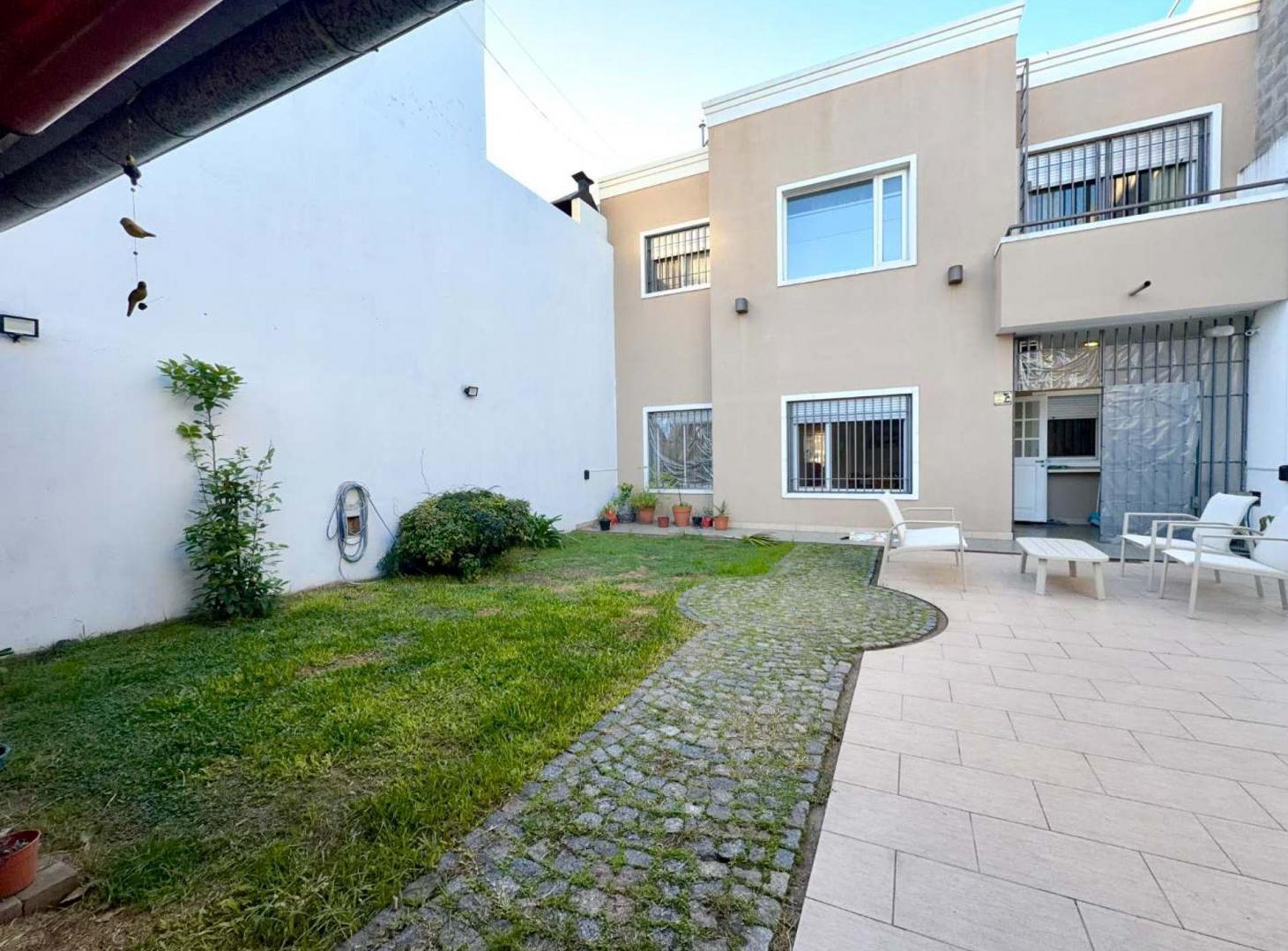 Foto de VENTA CASA 4 AMBIENTES c/COCHERA - PARQUE- QUINCHO, imagen 4