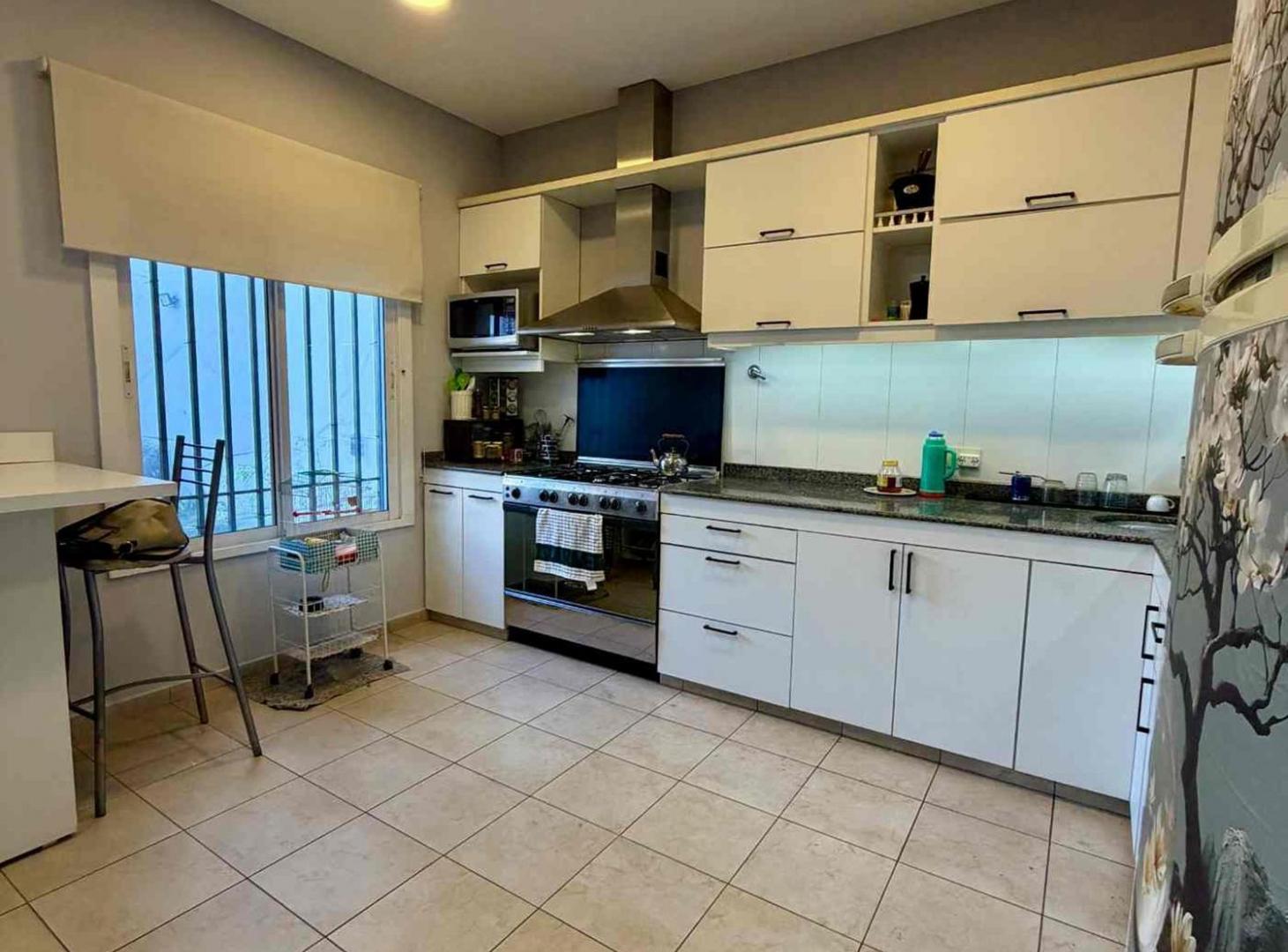 Foto de VENTA CASA 4 AMBIENTES c/COCHERA - PARQUE- QUINCHO, imagen 5