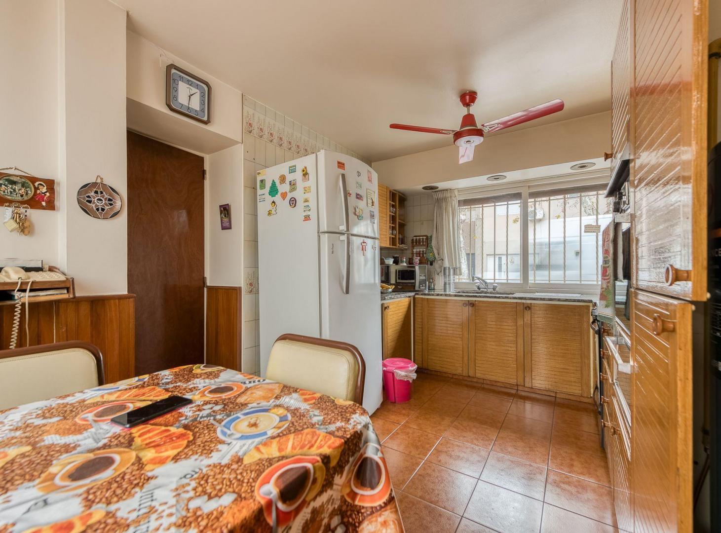 Foto de VENTA CASA 5 AMB ALMAGRO, imagen 4