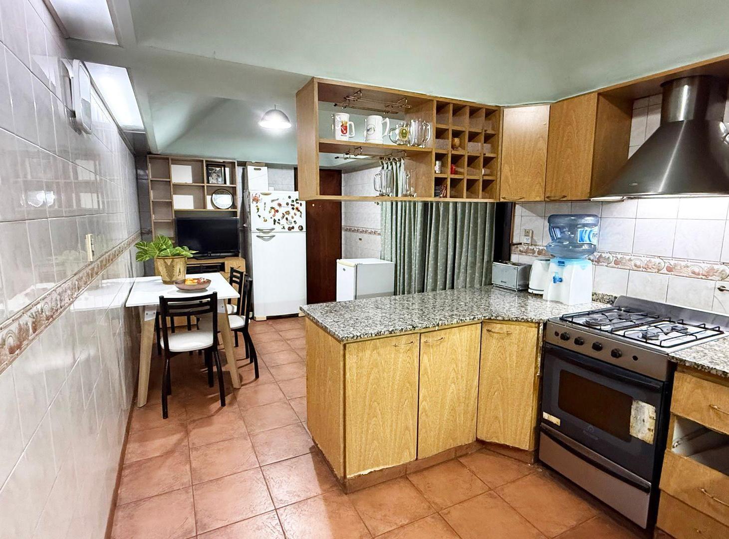 Foto de VENTA CASA 3AMB. /LOCAL EN ISIDRO CASANOVA, imagen 3