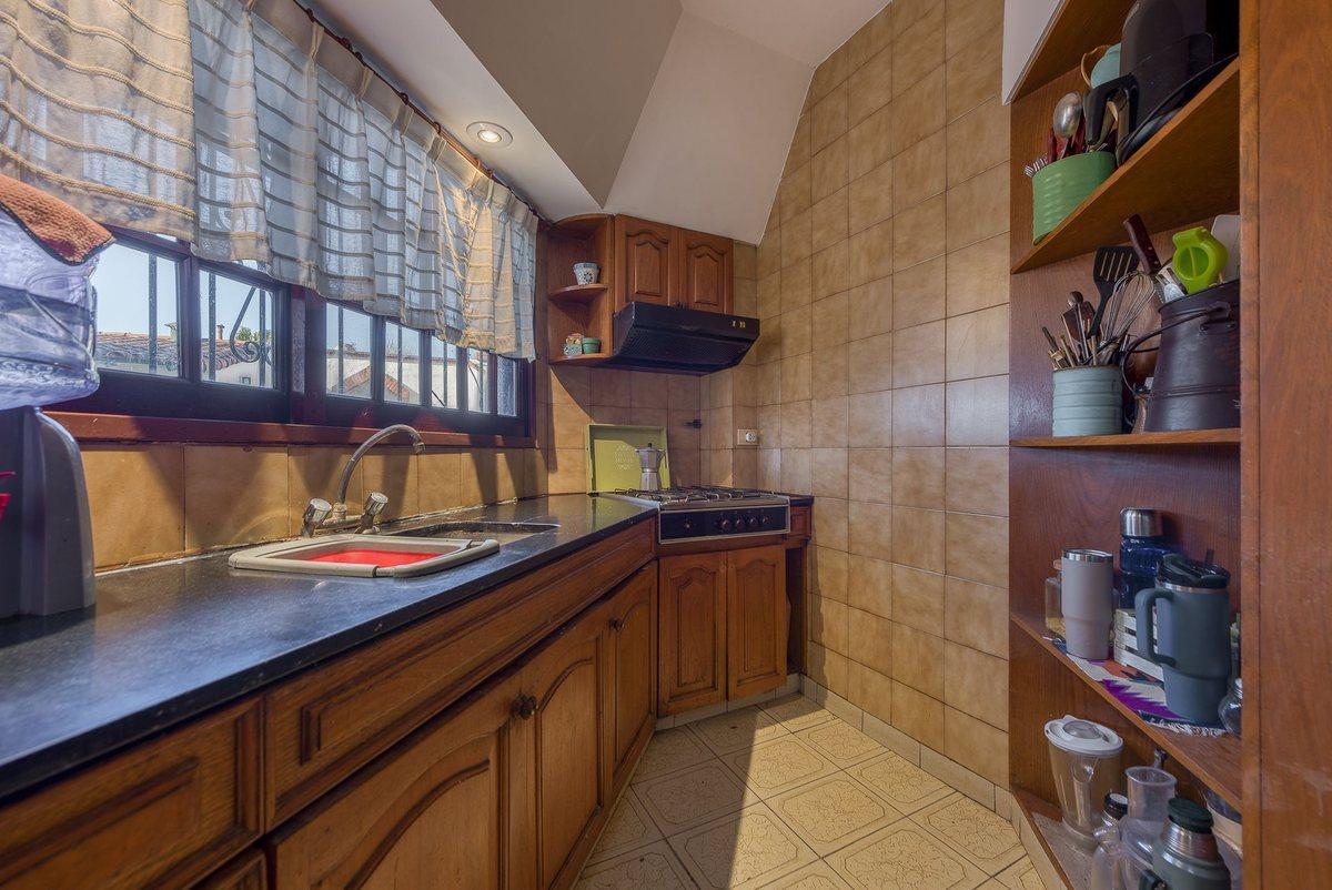 Foto de Venta Casa 4 Amb, Hurlingham. c/piscina, Cochera, imagen 3