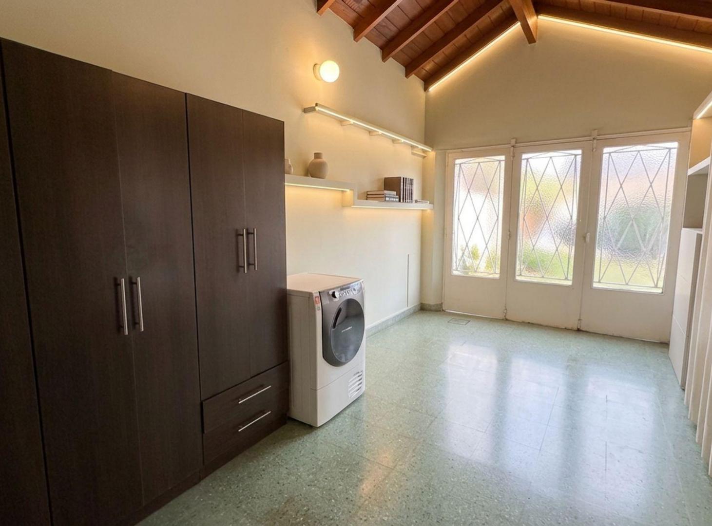 Foto de Venta Casa 3 amb Hurlingham Playroom jardín pileta, imagen 3