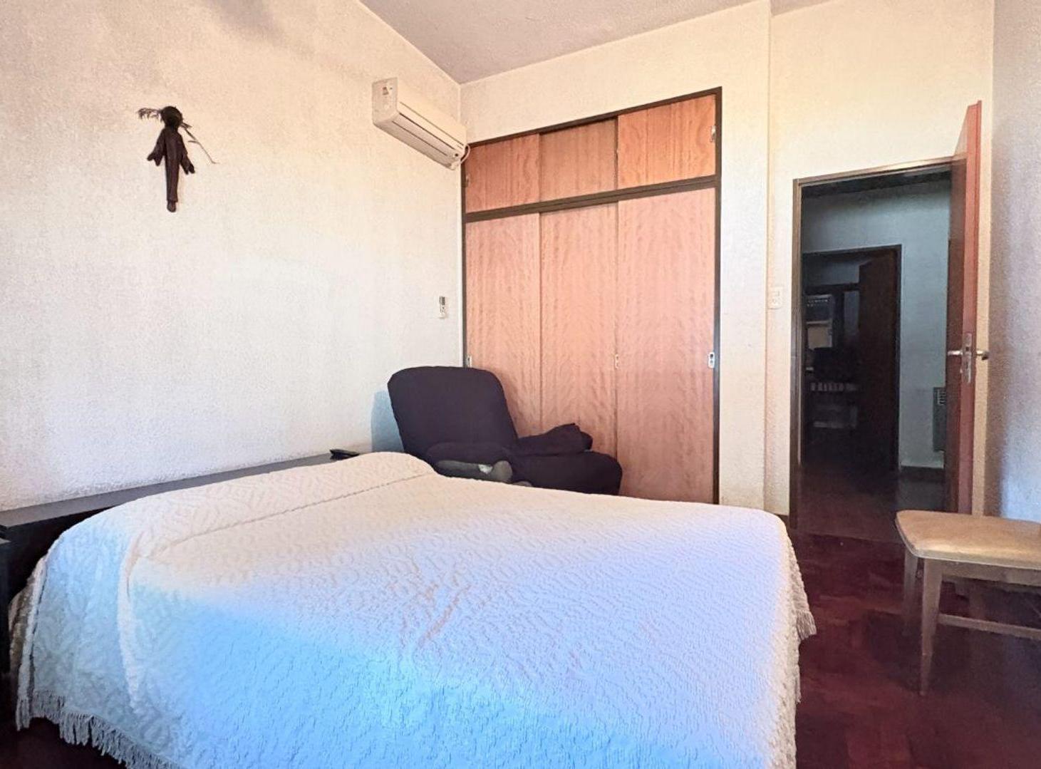 Foto de Venta casa 3 amb. c/ Pileta Parque San Martin, imagen 3