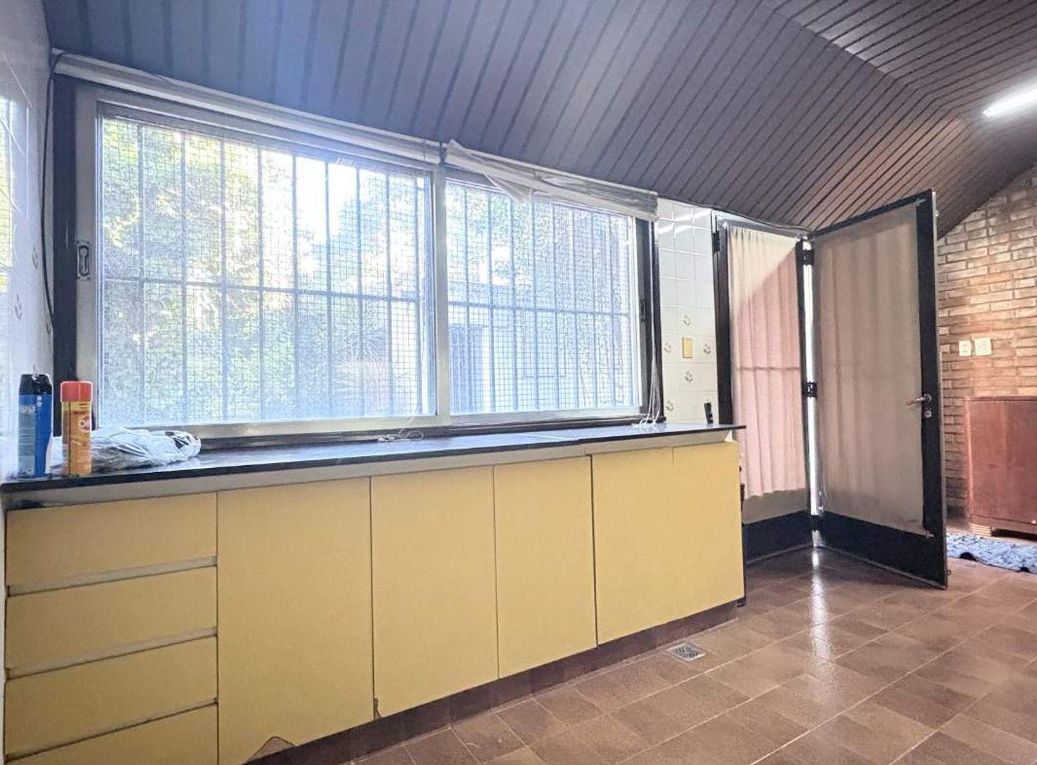 Foto de Venta casa 3 amb. c/ Pileta Parque San Martin, imagen 2