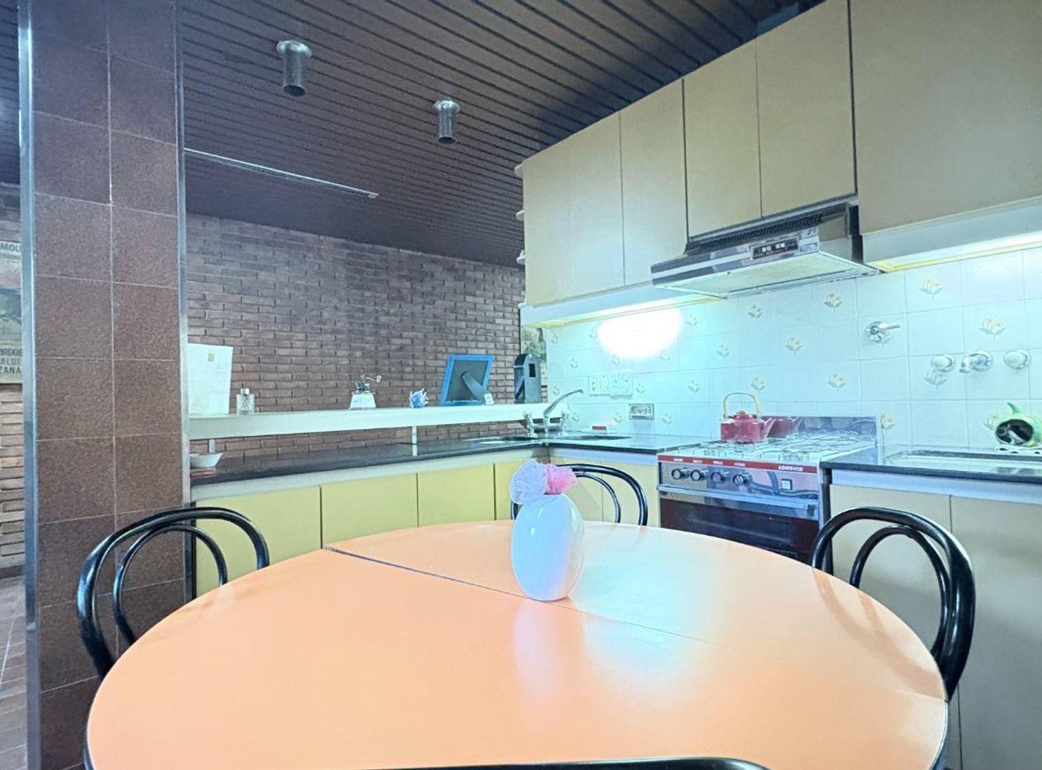 Foto de Venta casa 3 amb. c/ Pileta Parque San Martin, imagen 1