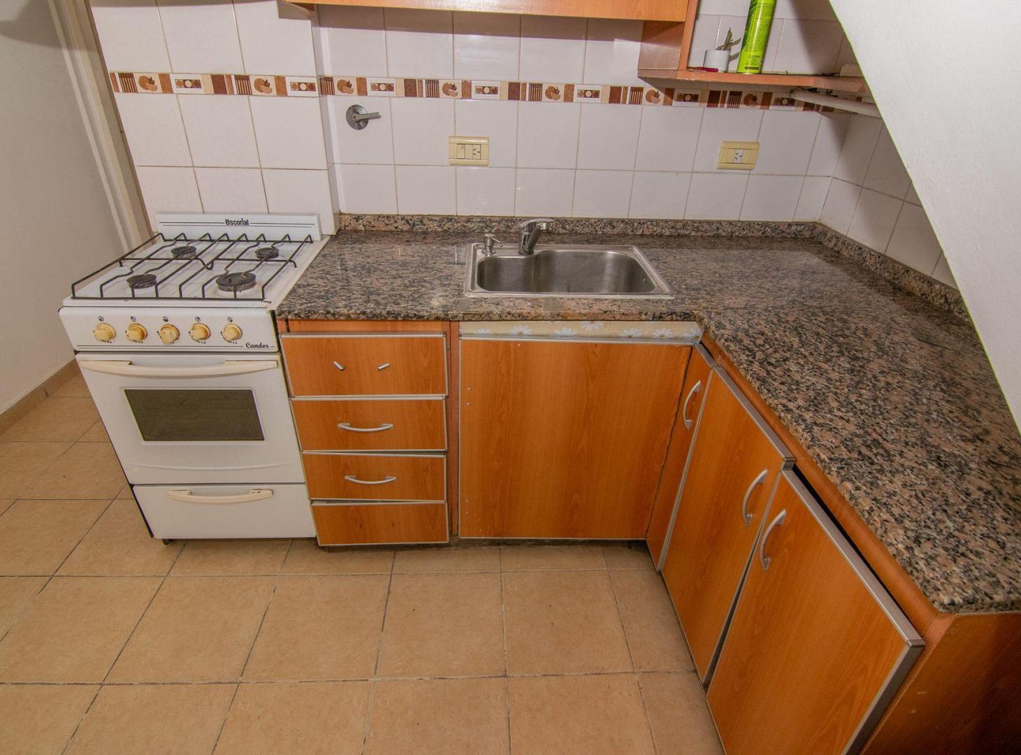 Foto de Venta Villa Luzuriaga PH 3 ambientes sin expensas, imagen 1