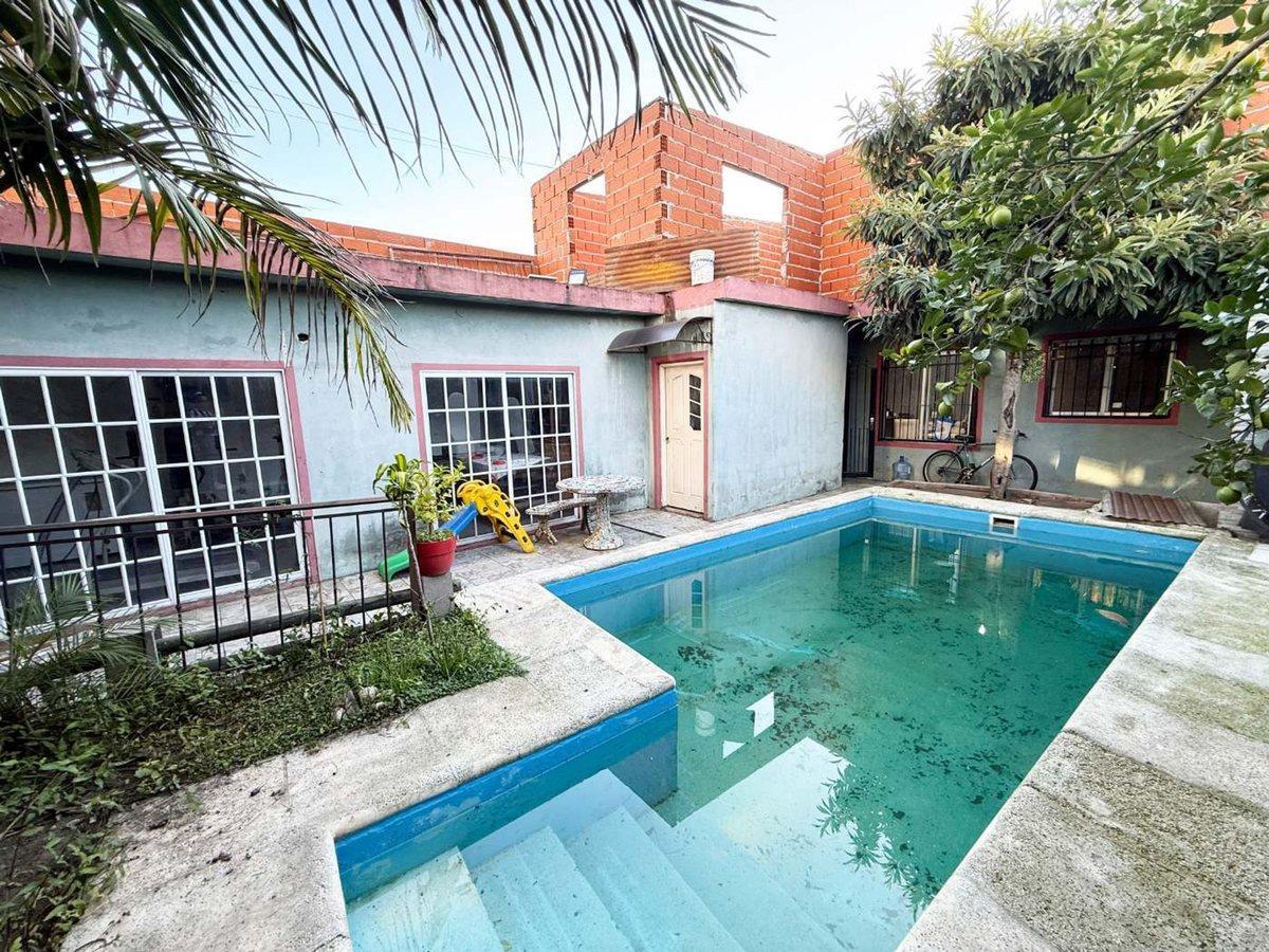 Foto de VENTA CASA 4 AMB. C/ PILETA Y QUINCHO I. CASANOVA, imagen 5
