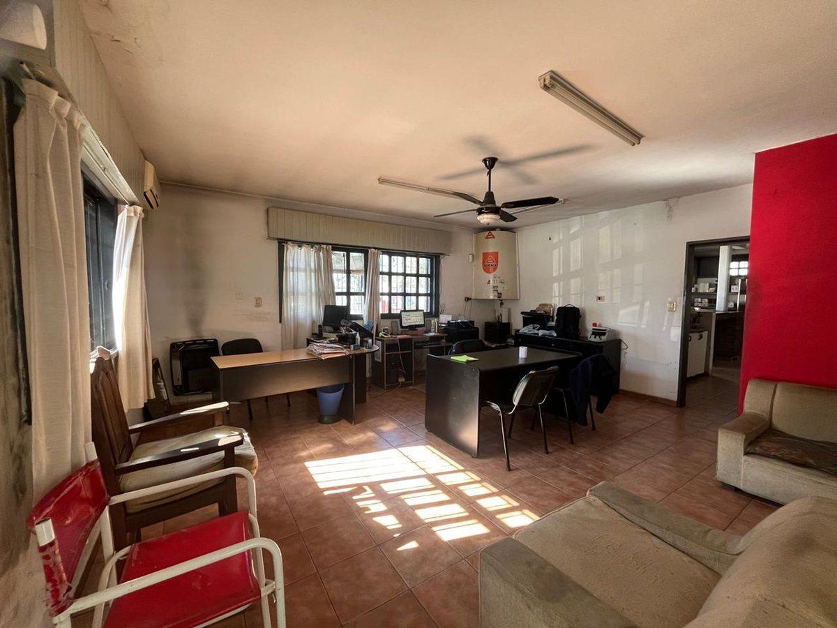 Foto de VENTA TERRENO COLECTORA ITUZAINGO CON OFICINAS, imagen 3