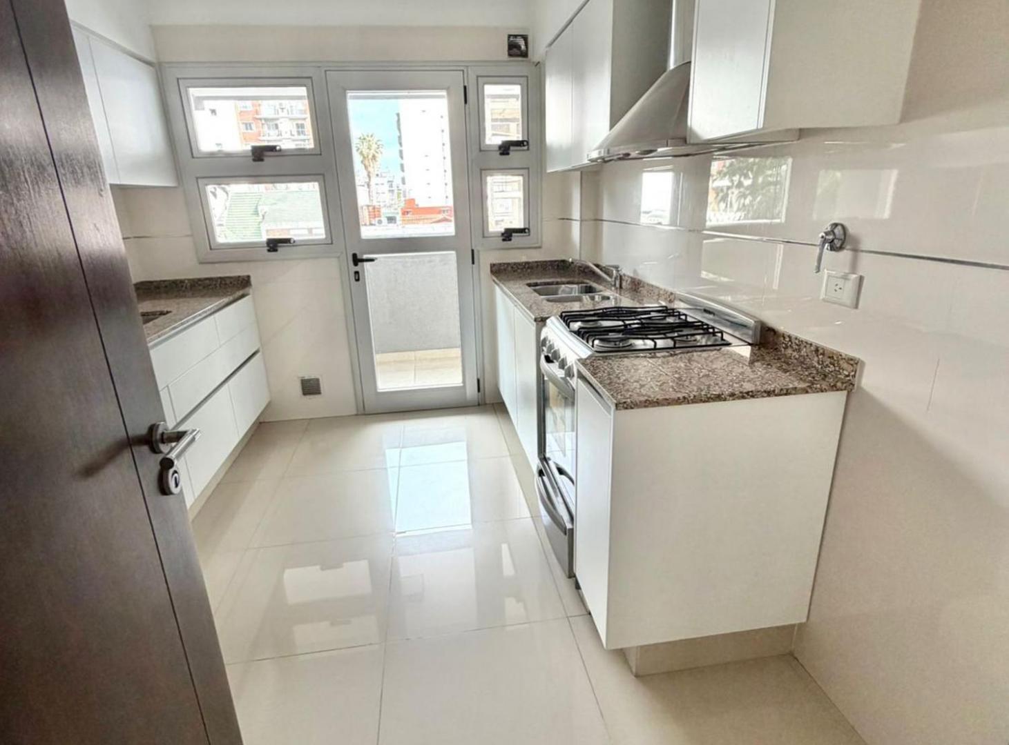 Foto de VENTA DEPARTAMENTO 2 AMBIENTES EN MORÓN C/COCHERA, imagen 4