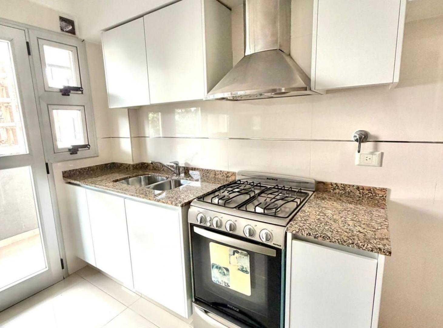 Foto de VENTA DEPARTAMENTO 2 AMBIENTES EN MORÓN C/COCHERA, imagen 1