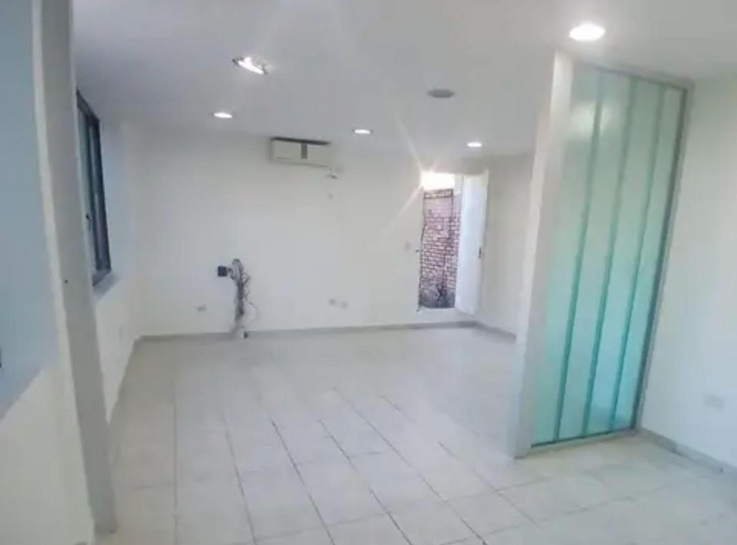 Foto de ALQUILER GALPÓN COMERCIAL CON DOBLE INGRESO -RAMOS, imagen 5