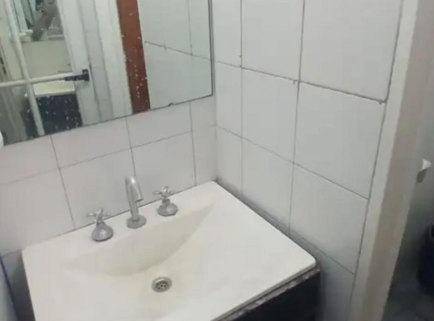 Foto de ALQUILER GALPÓN COMERCIAL CON DOBLE INGRESO -RAMOS, imagen 2