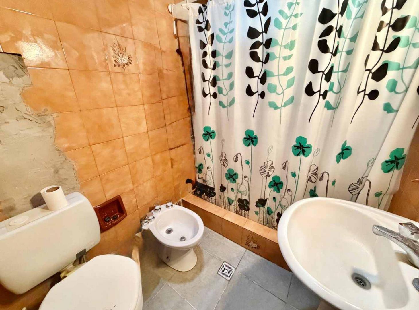 Foto de VENTA CASA 3 AMB C/COCH. V. TESEI CERCA COLECTORA, imagen 2