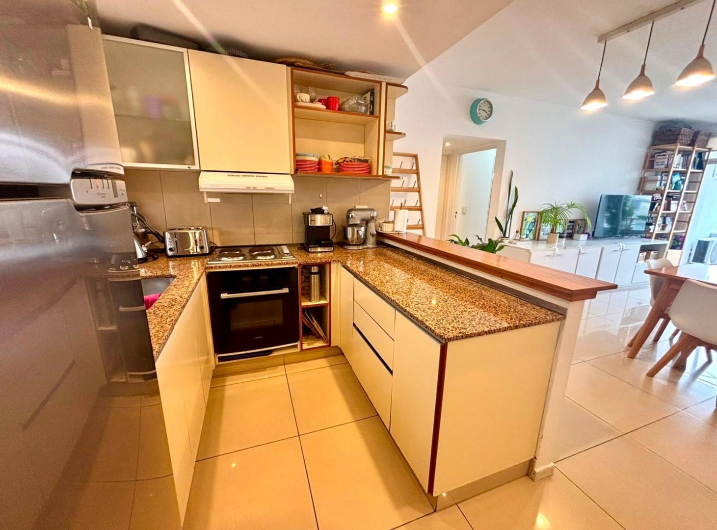Foto de Venta Depto 3 amb - balcón - cochera - Parque Chas, imagen 2