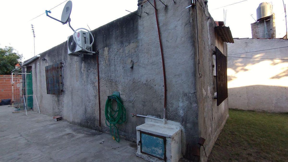 Foto de VENTA CASA GONZALEZ CATAN C/ JARDÍN SOBRE ASFALTO, imagen 1
