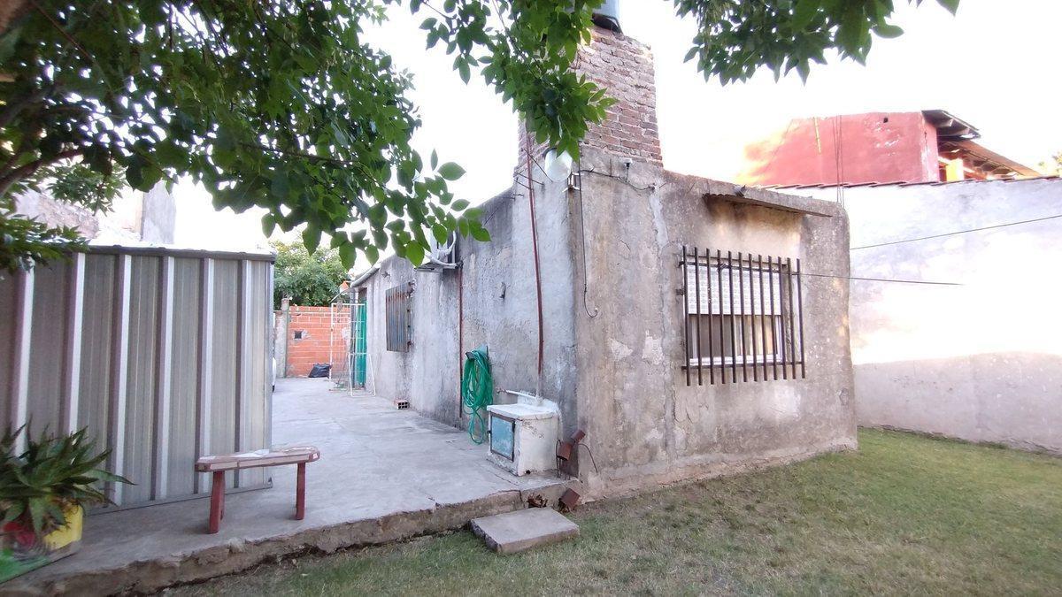 Foto de VENTA CASA GONZALEZ CATAN C/ JARDÍN SOBRE ASFALTO, imagen 4