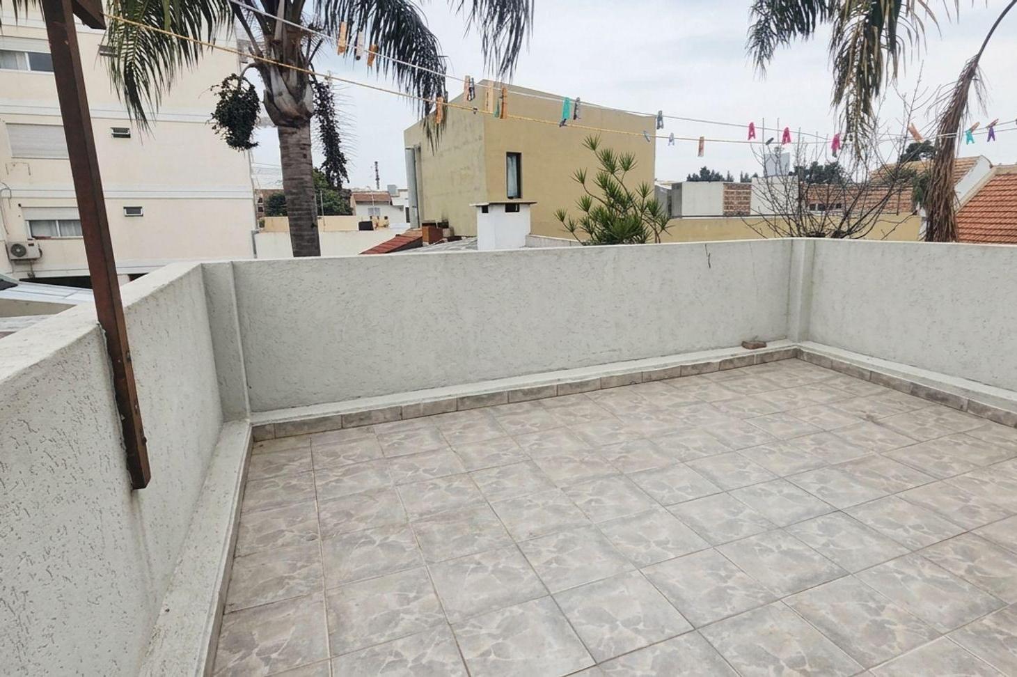Foto de VENTA CASA 3 AMB, COCHERA, QUINCHO, V. LUZURIAGA, imagen 2