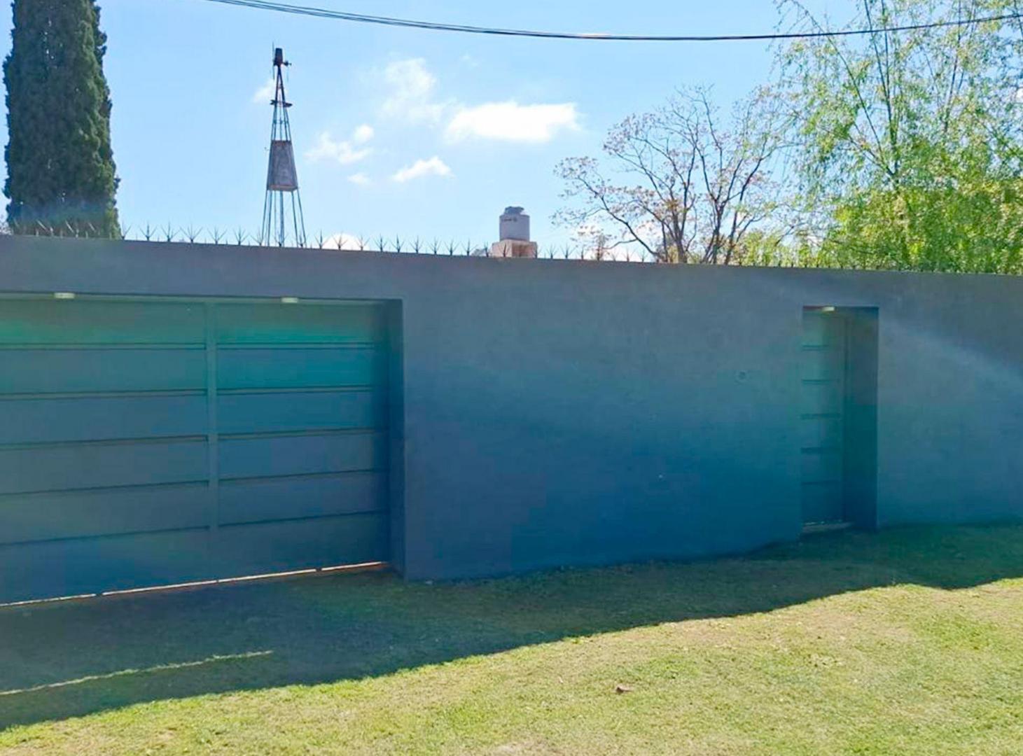 Foto de VENTA CASA TIPO LOFT LA REJA CON PILETA- IMPECABLE, imagen 1