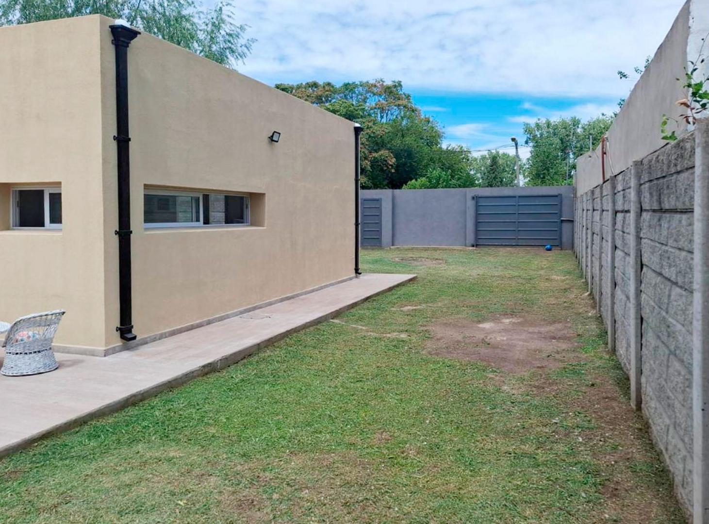 Foto de VENTA CASA TIPO LOFT LA REJA CON PILETA- IMPECABLE, imagen 3