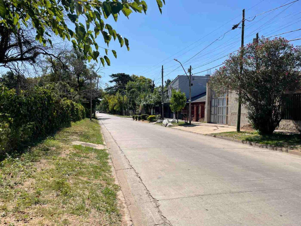 Foto de Venta Casa 3 Amb, Hurlingham. c/Local. Gran Lote, imagen 3