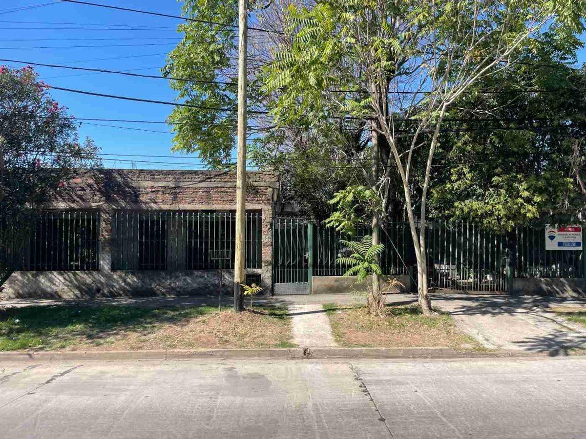 Foto de Venta Casa 3 Amb, Hurlingham. c/Local. Gran Lote, imagen 5