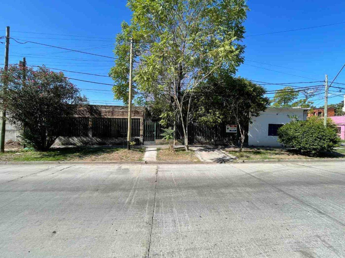Foto de Venta Casa 3 Amb, Hurlingham. c/Local. Gran Lote, imagen 2