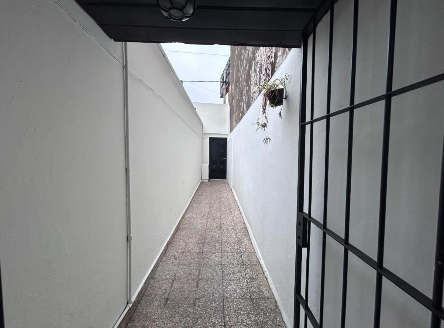 Foto de Venta PH 2 Amb - Av. San Martin Lomas Del Mirador, imagen 1