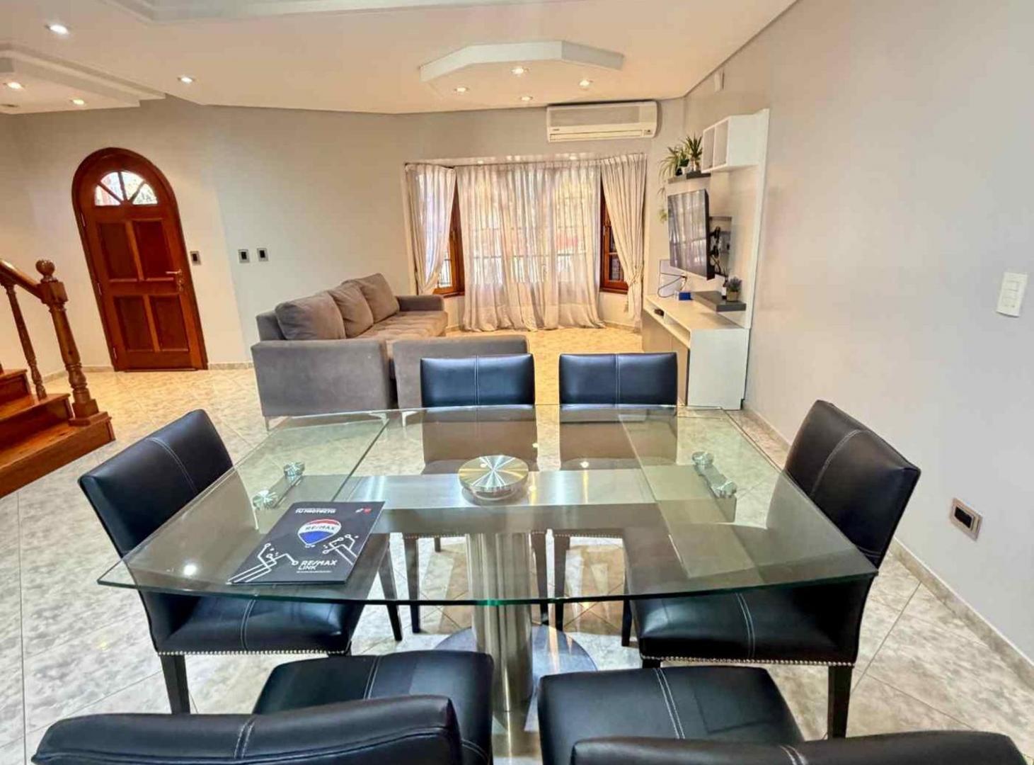 Foto de Casa 4 Amb Palomar –Coch. 2/3 autos-Quincho-Jardín, imagen 4