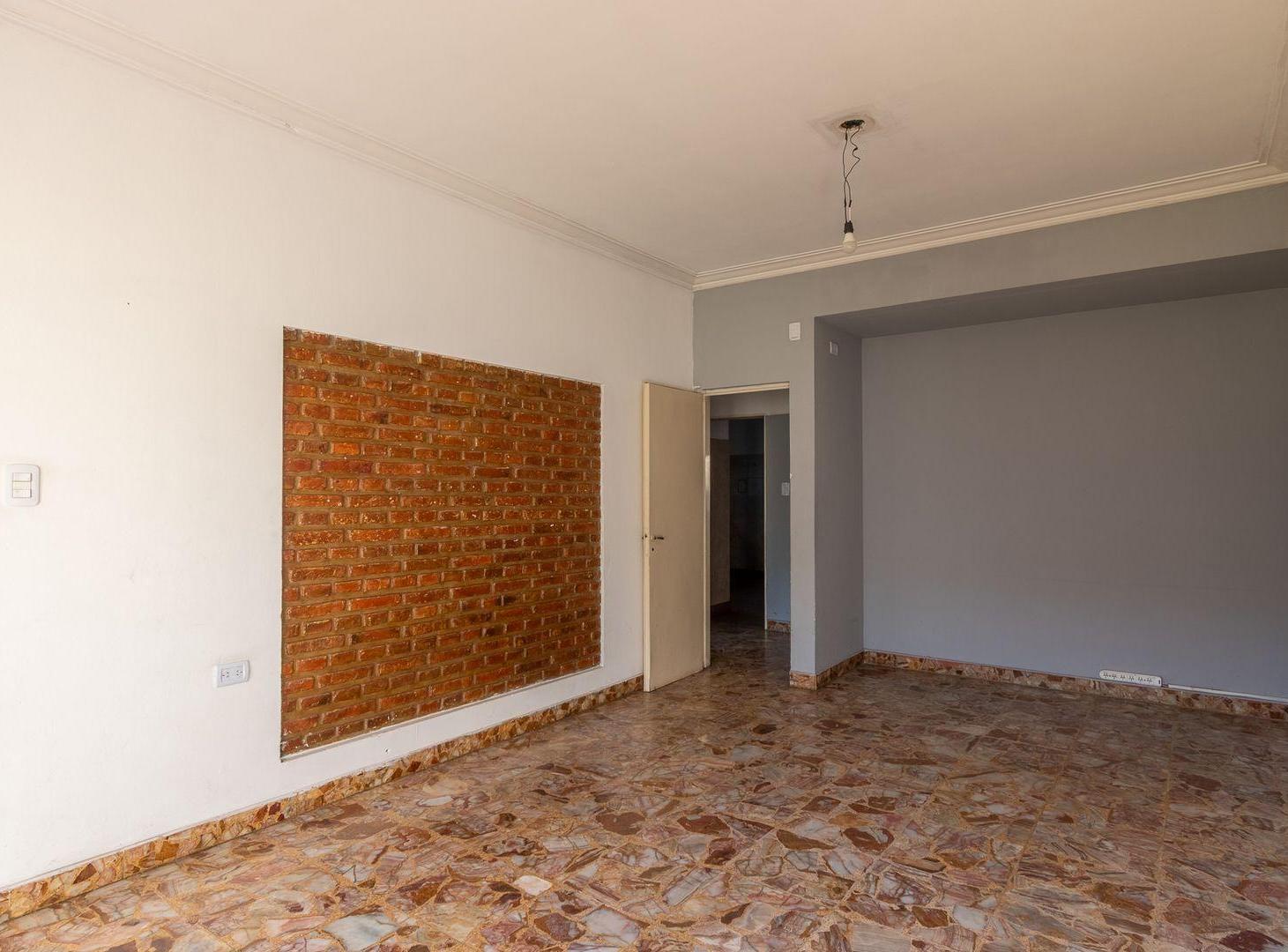 Foto de VENTA CASA 4AMB C/ PARQUE EN CASTELAR, imagen 5