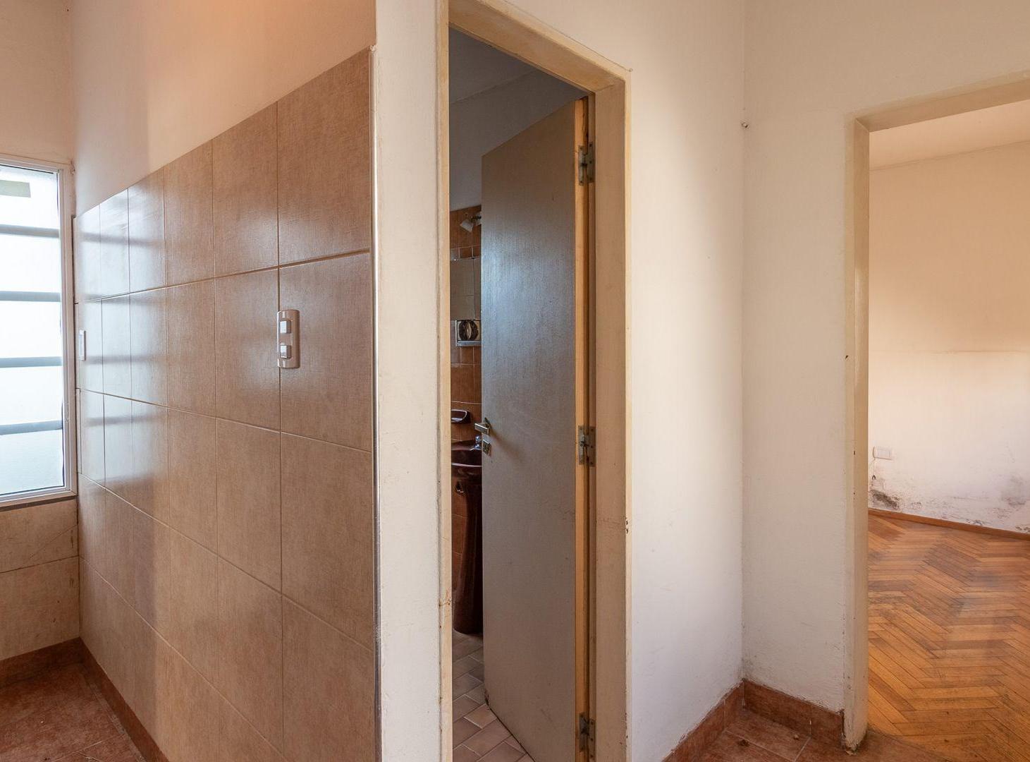 Foto de VENTA CASA 4AMB C/ PARQUE EN CASTELAR, imagen 4