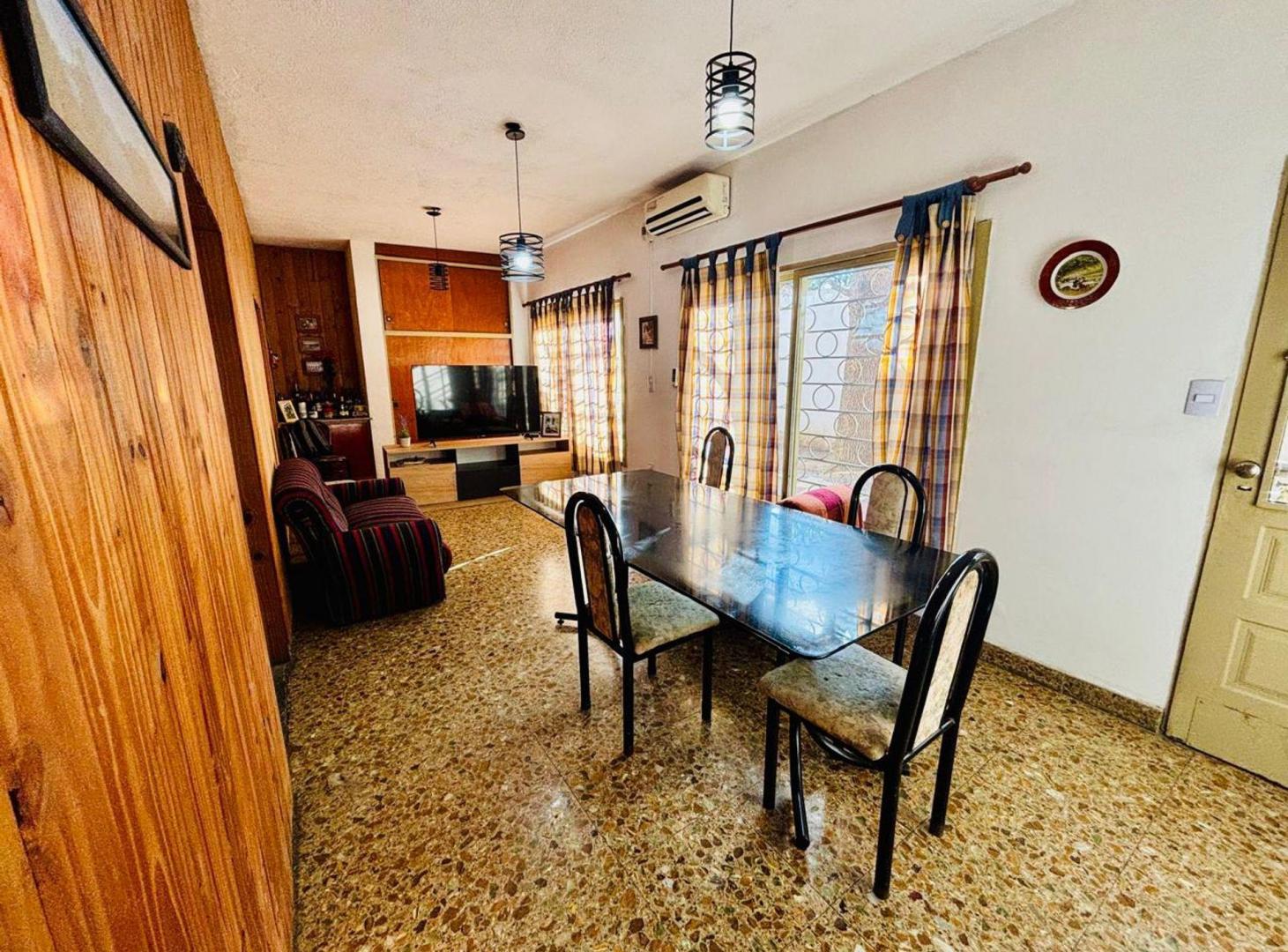 Foto de Venta Casa - 4 amb. - Ituzaingó Norte - Patio, imagen 2