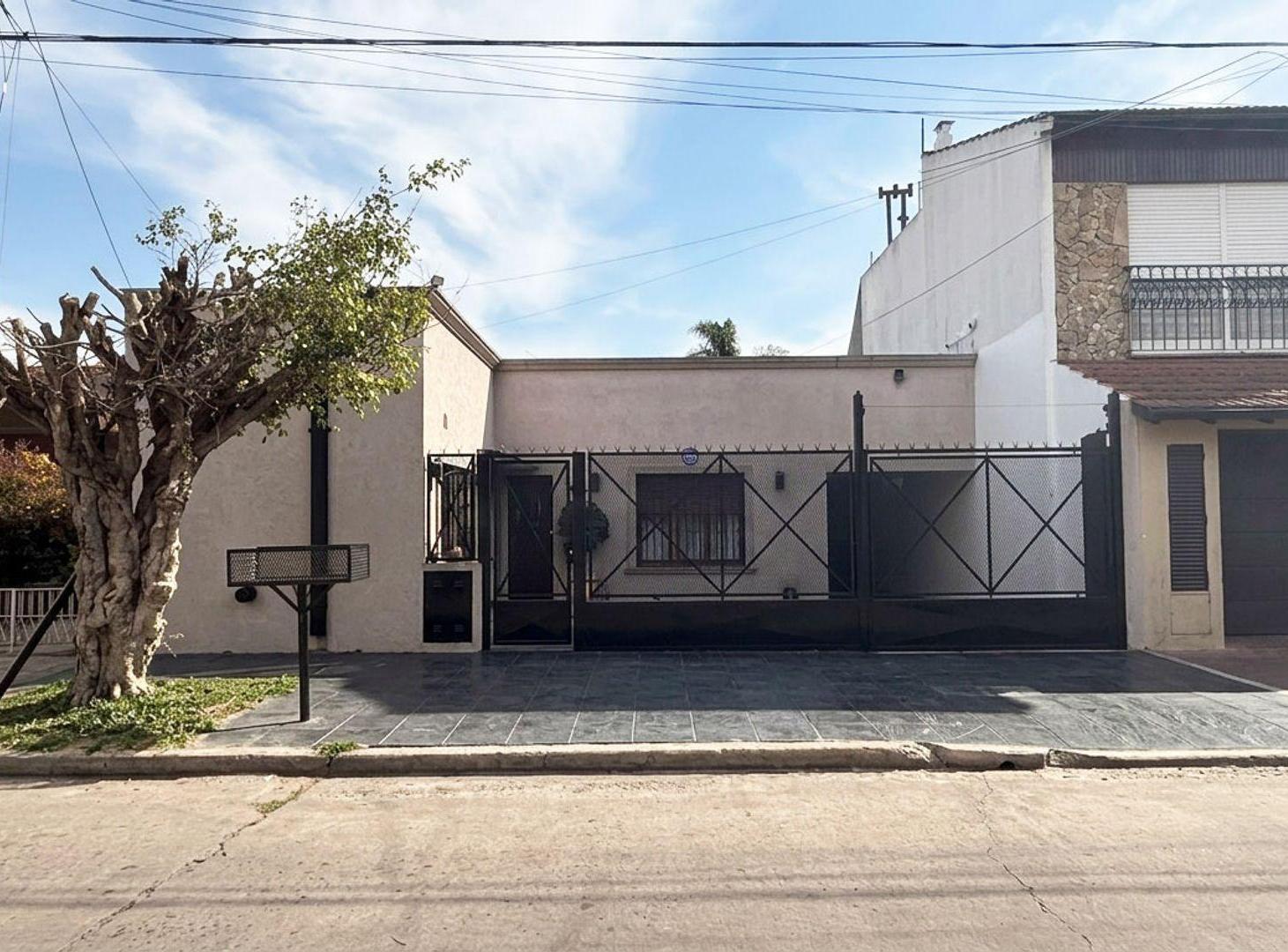 Foto de VENTA CASA 3AMB. CON PILETA, EL PALOMAR, imagen 2