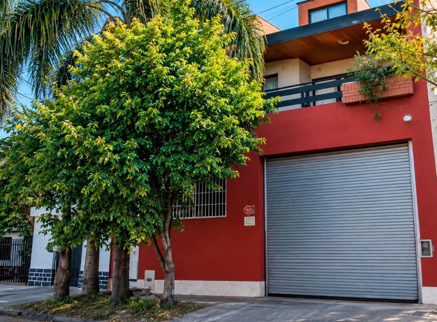 Foto de VENTA CASA 5 AMB VILLA TESEI C/ GALPON P/, imagen 1