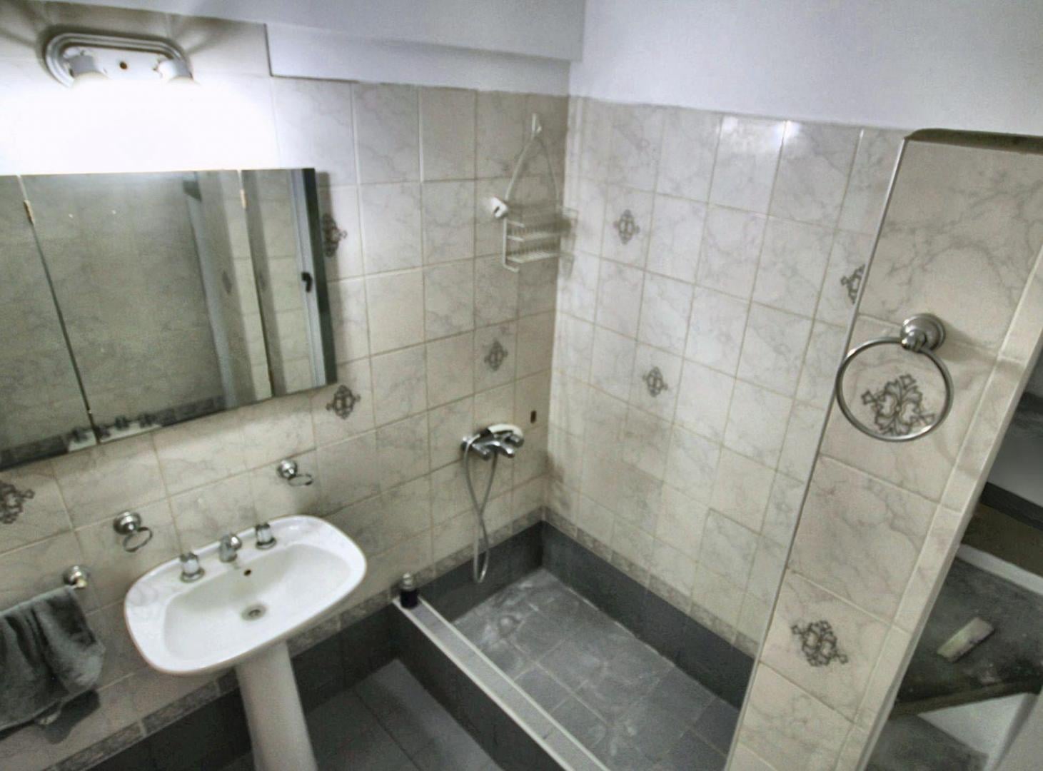 Foto de VENTA CASA 3 AMB 300 m² UDAONDO A TERMINAR, imagen 2