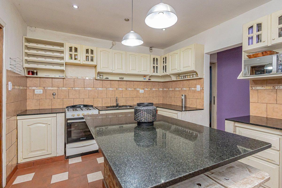 Foto de Venta - 2 casas indep. - 6 amb - San Justo., imagen 1
