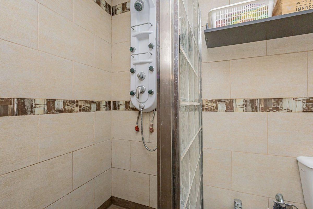 Foto de Venta - 2 casas indep. - 6 amb - San Justo., imagen 3