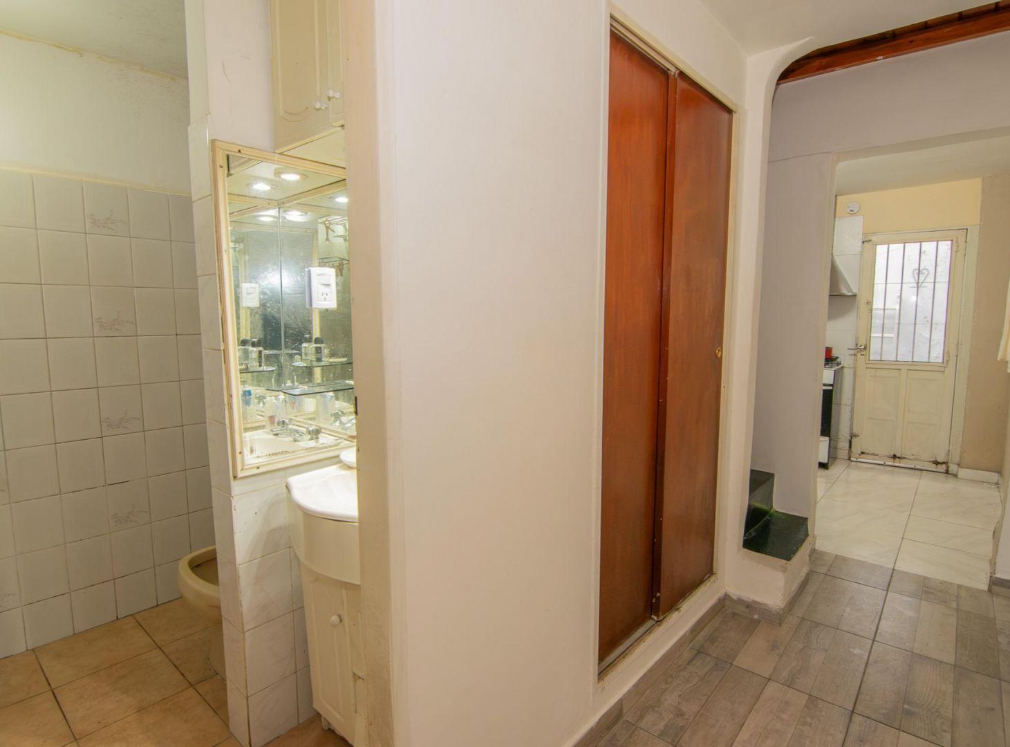 Foto de Venta Haedo PH duplex 2 amb con cochera, imagen 5