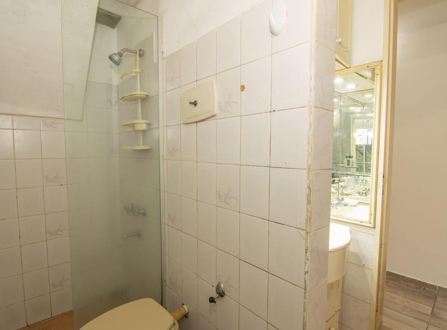 Foto de Venta Haedo PH duplex 2 amb con cochera, imagen 3