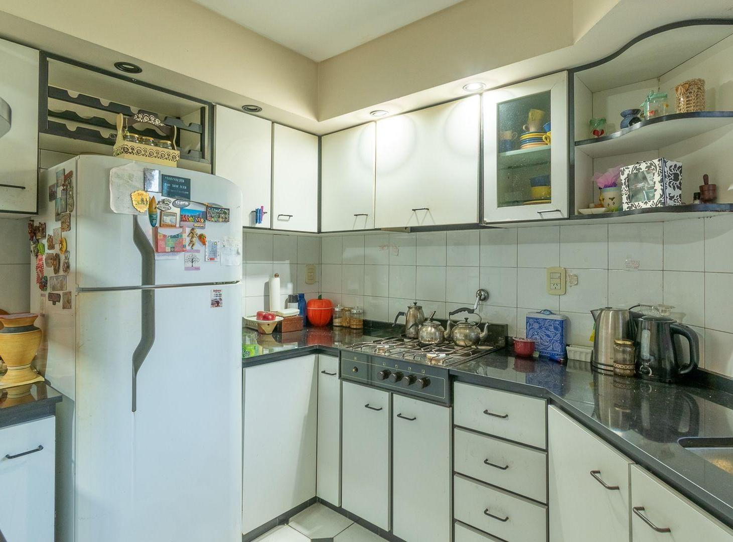 Foto de VENTA PH TIPO CASA HAEDO NORTE C/PILETA Y PARQUE, imagen 4