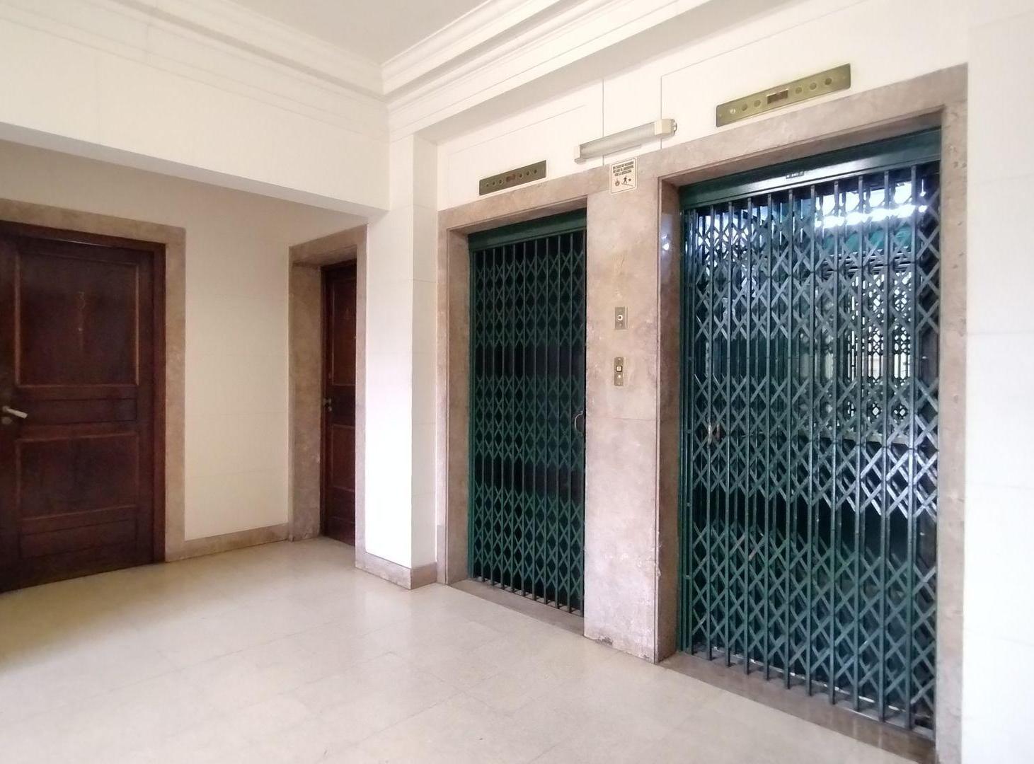 Foto de VENTA OFICINA LUMINOSA LAVALLE 1400 TRIBUNALES, imagen 4