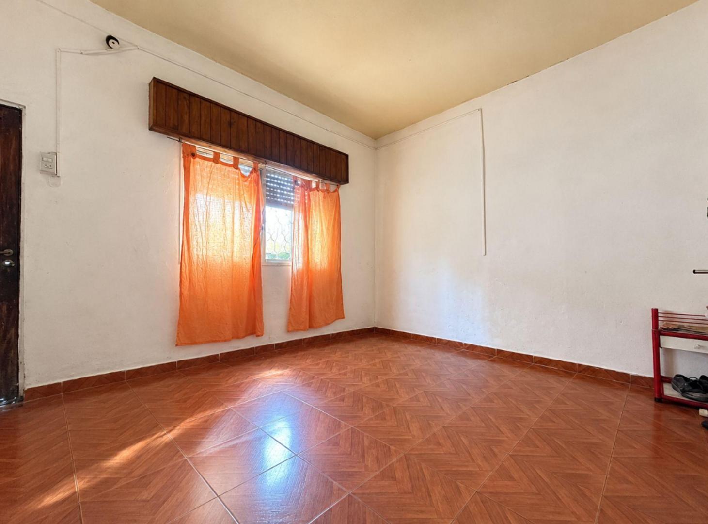 Foto de Venta casa 3 amb. Con gran fondo, Tablada, imagen 5