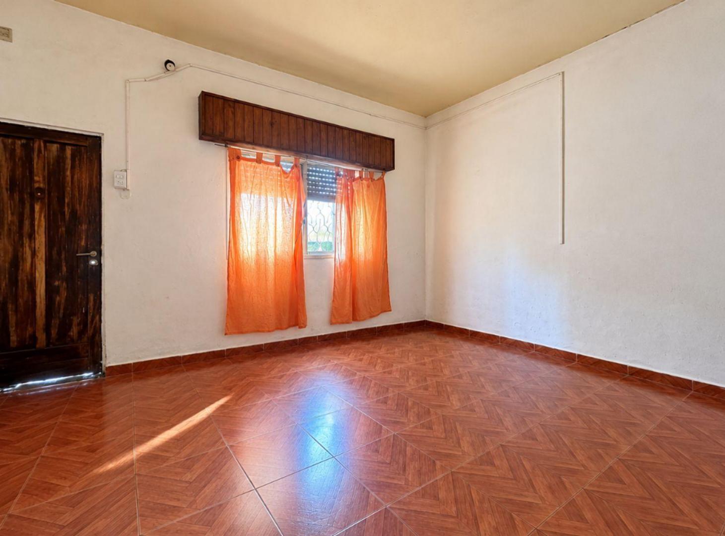 Foto de Venta casa 3 amb. Con gran fondo, Tablada, imagen 3