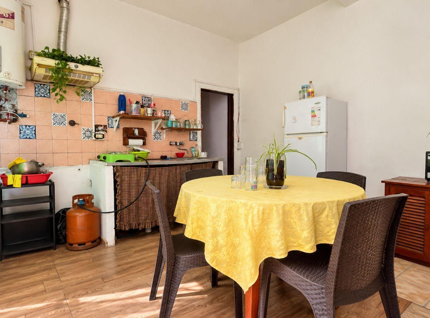 Foto de Venta casa 3 amb. Con gran fondo, Tablada, imagen 2