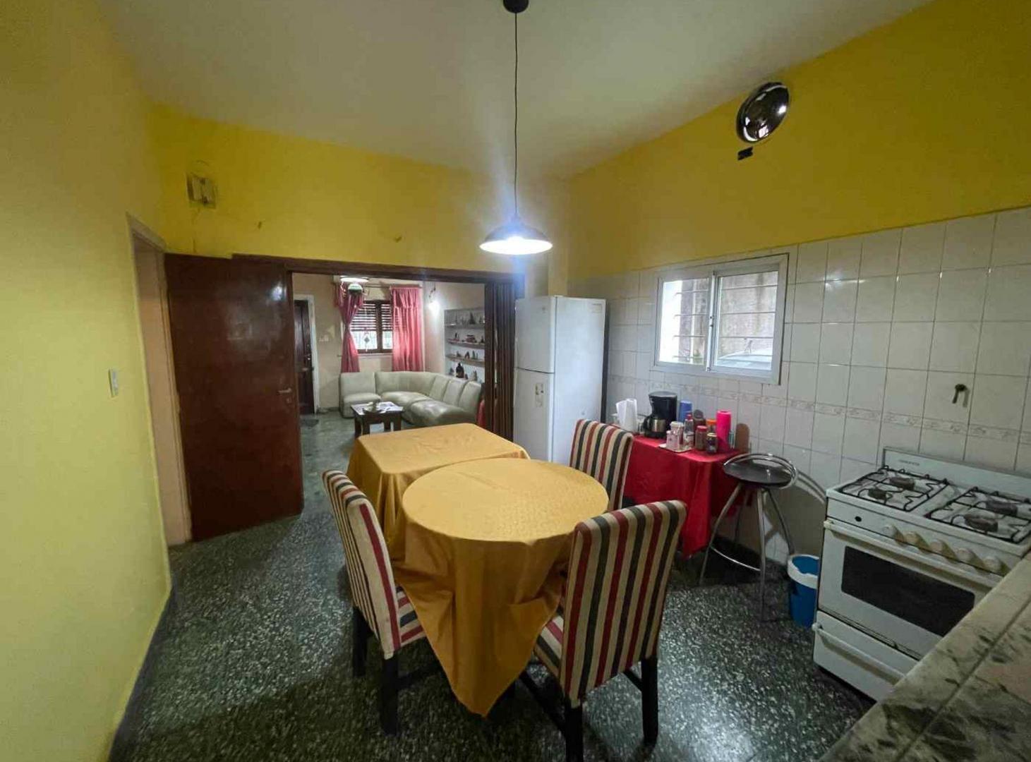 Foto de Venta Casa 3 Amb, Hurlingham, C/cochera y Patio., imagen 4