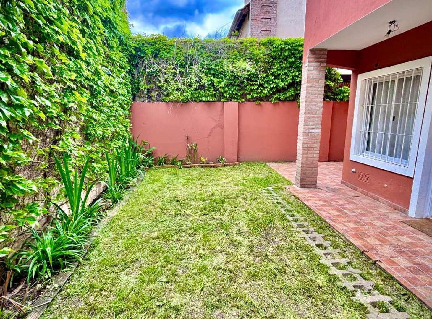 Foto de VTA PH (CASA) ITUZAINGO NORT APTO CRED 4 AMB 2COCH, imagen 5