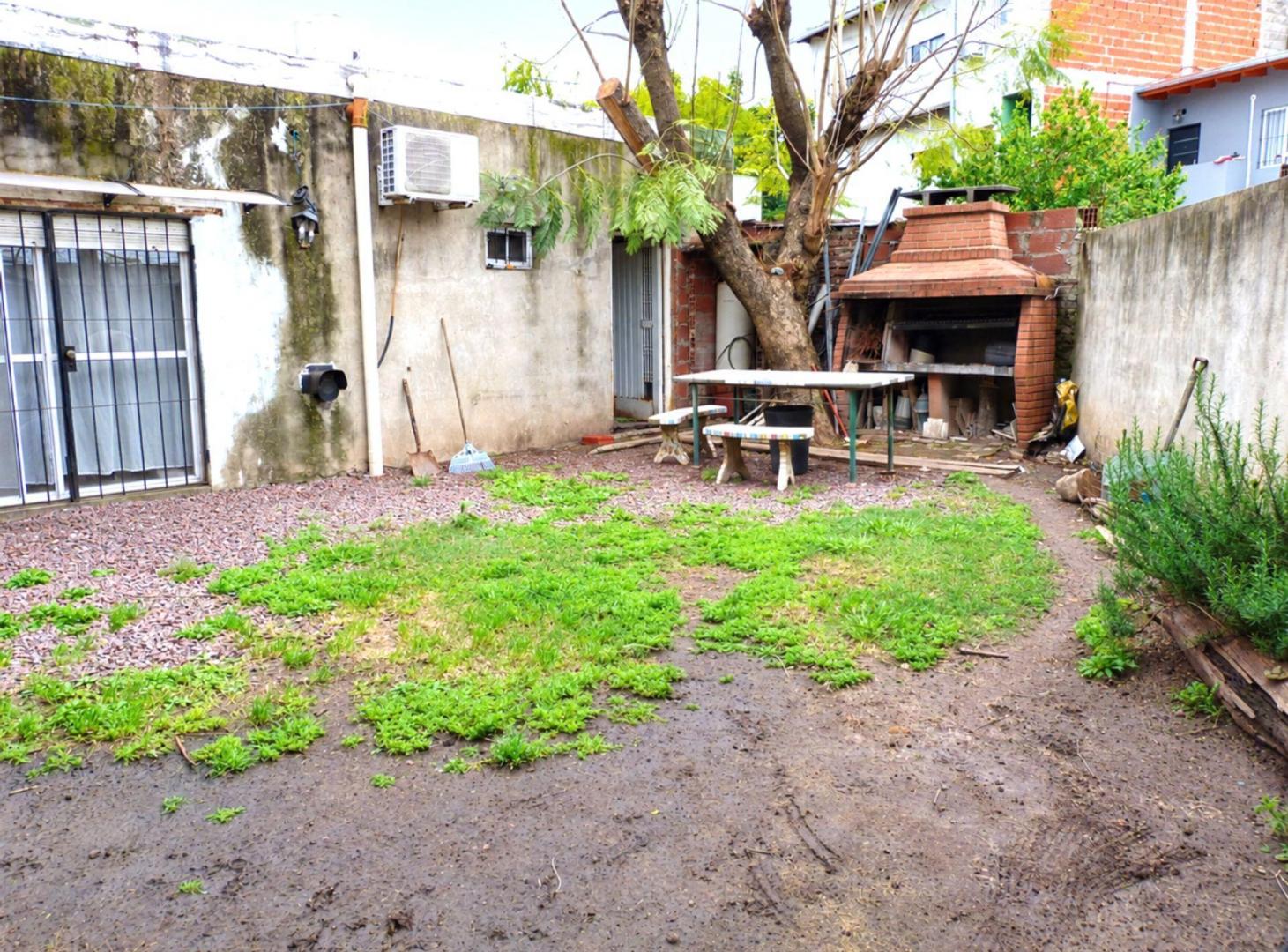 Foto de VENTA CASA MULTIFAMILIAR A METROS DE UNAHUR, imagen 5