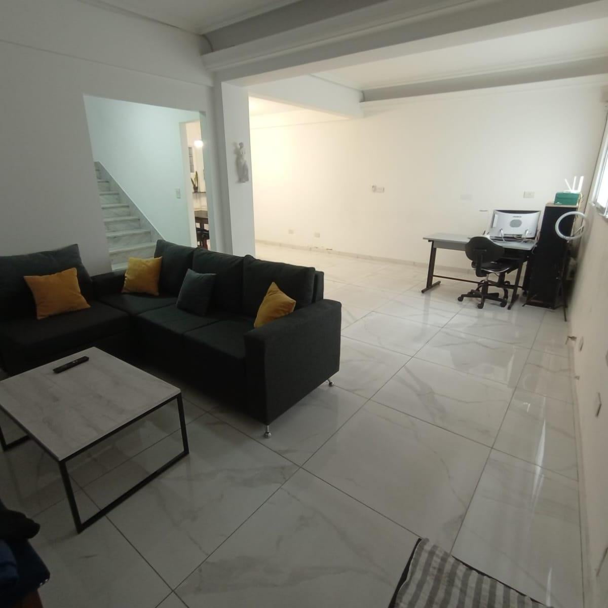 VENTA EN BLOCK: 2 CASAS DE 3 Y 4 AMBIENTES - VALENTIN ALSINA - LANUS.
