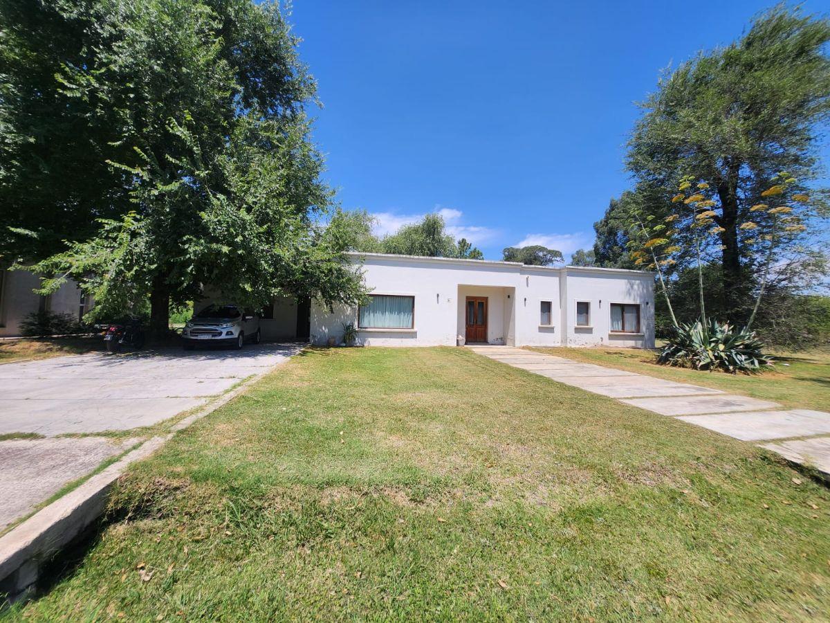 VENTA CASA 6 AMBIENTES - LAS CASUARINAS PILAR.